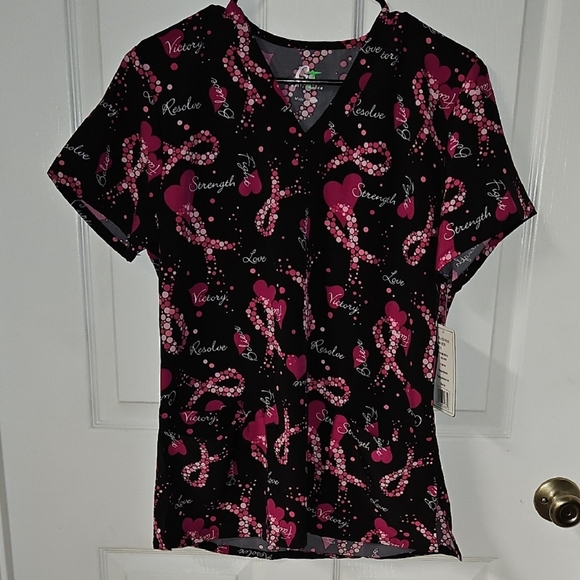 Green Town Hope & Love Breast Cancer Ribbon Women's 3-Pocket V-Neck Print Scrubs - Picture 4 of 11